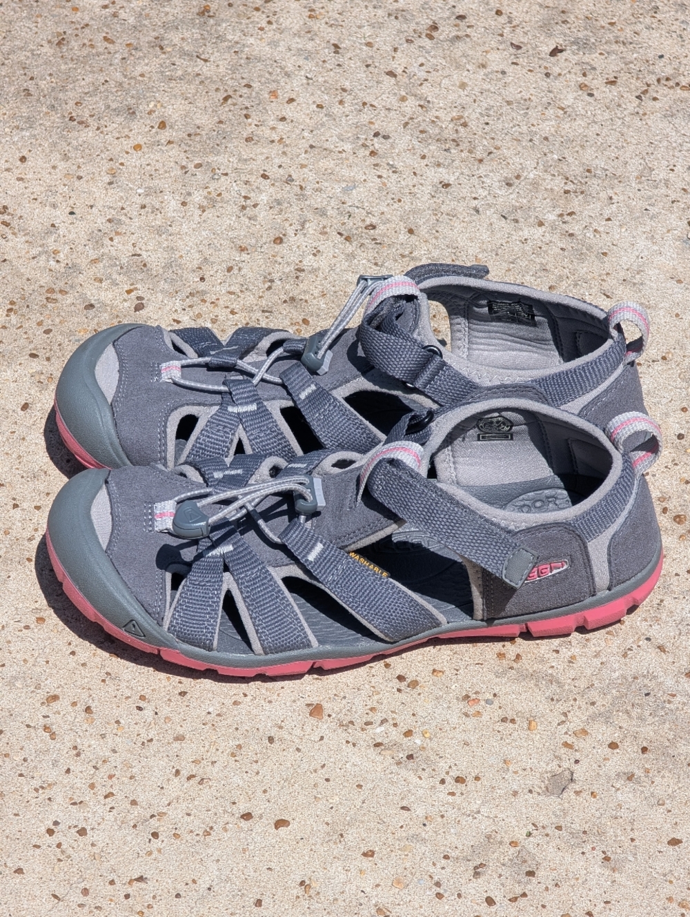 Keen CNX Gray Pink Hiking Beach Sandals Womans Size 5